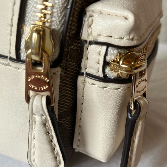 Coach: Brown & Cream Mini Backpack Bag Charm/Keychain - Picture 11 of 16